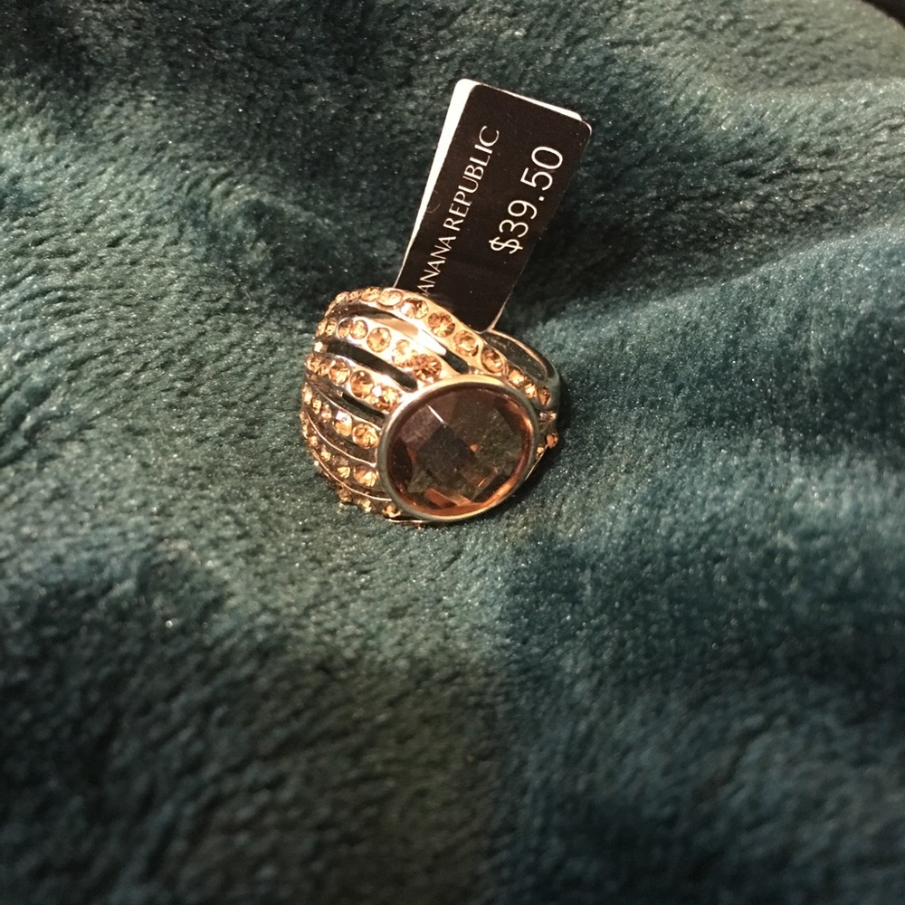 Stylish ring with garnet stone